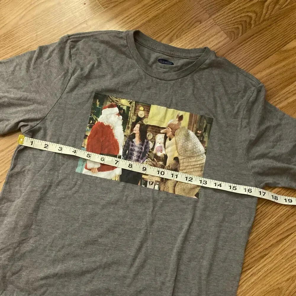 Friends Christmas T-Shirt Size Small - Picture 4 of 5